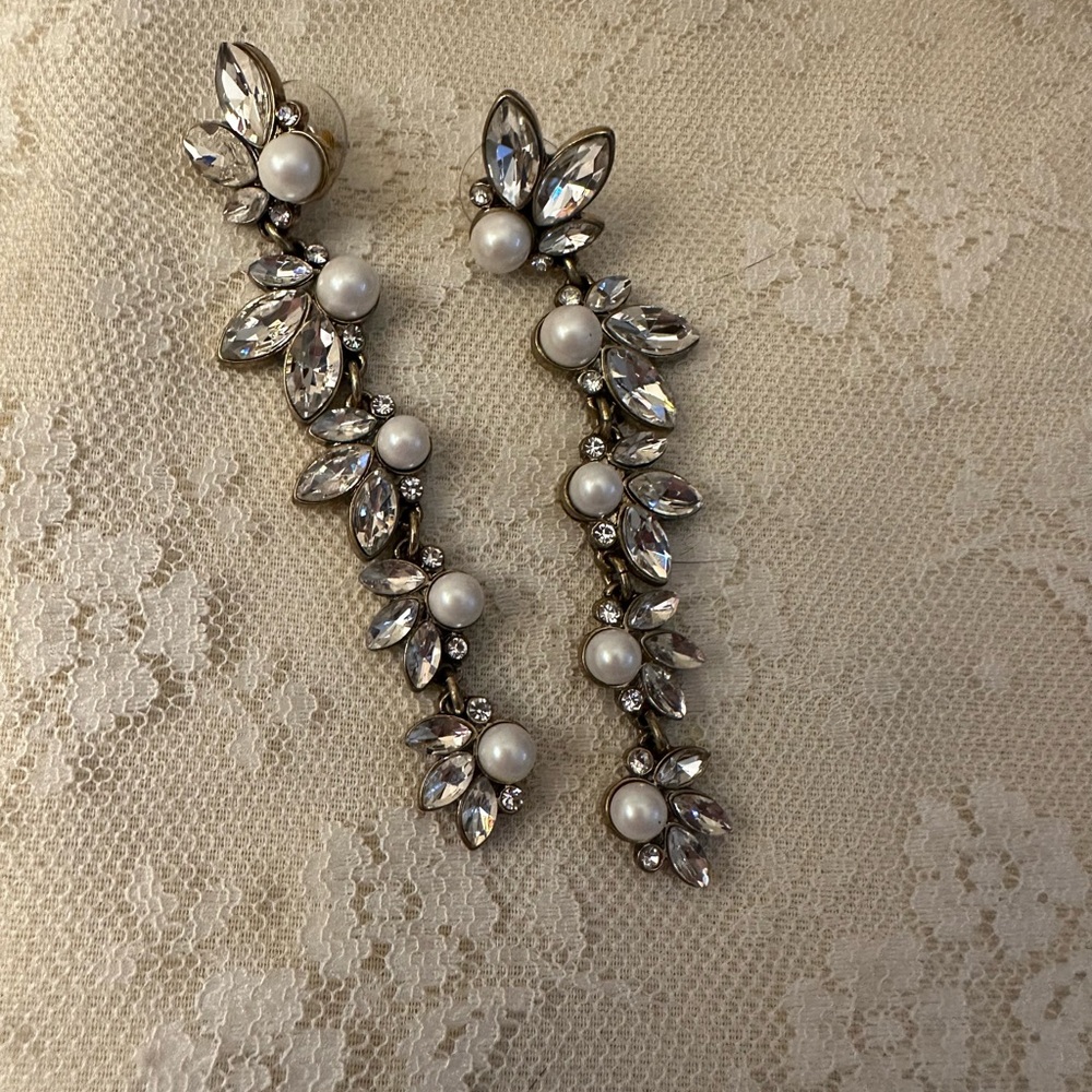 Long Drop Earrings New Without Tags Gold Toned Faux Stones